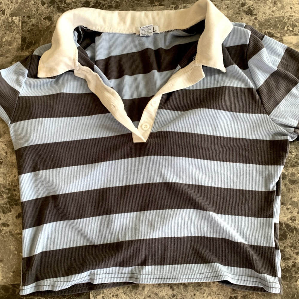 Rue 21 grey and blue crop top tee shirt